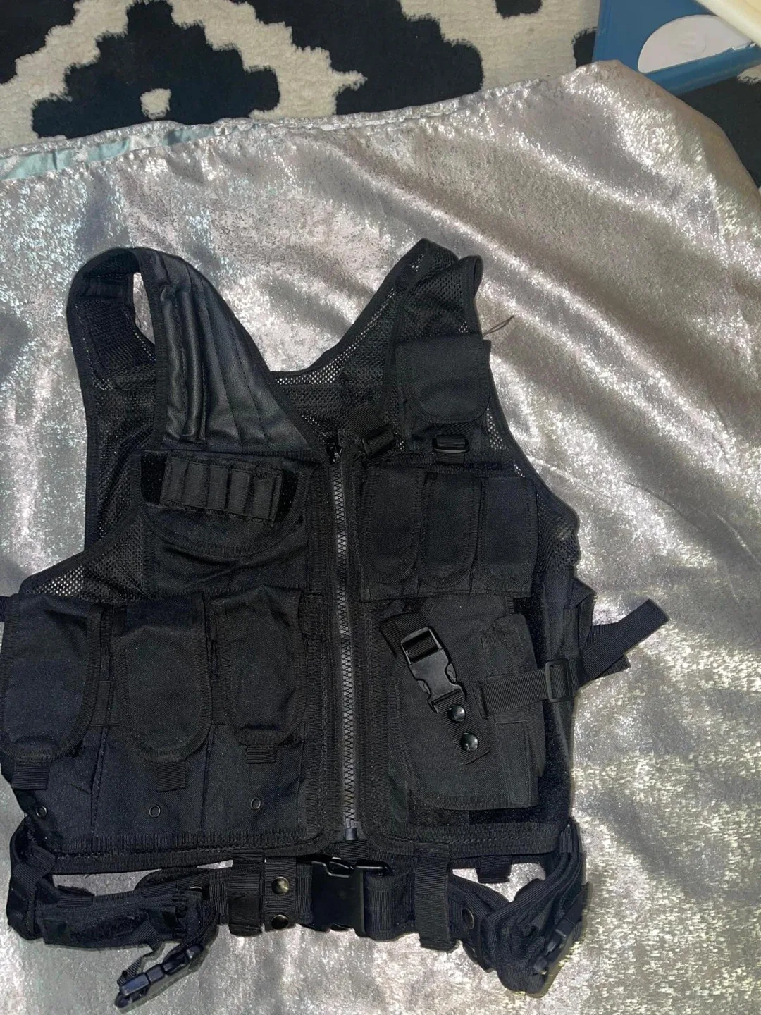 Black Tactical Vest image indicator(5)