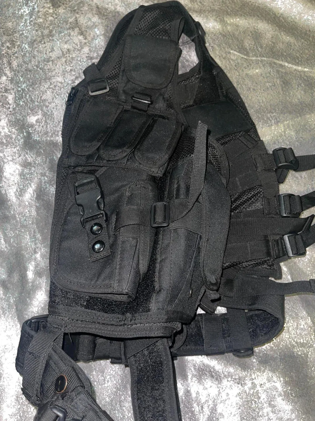 Black Tactical Vest image indicator(3)