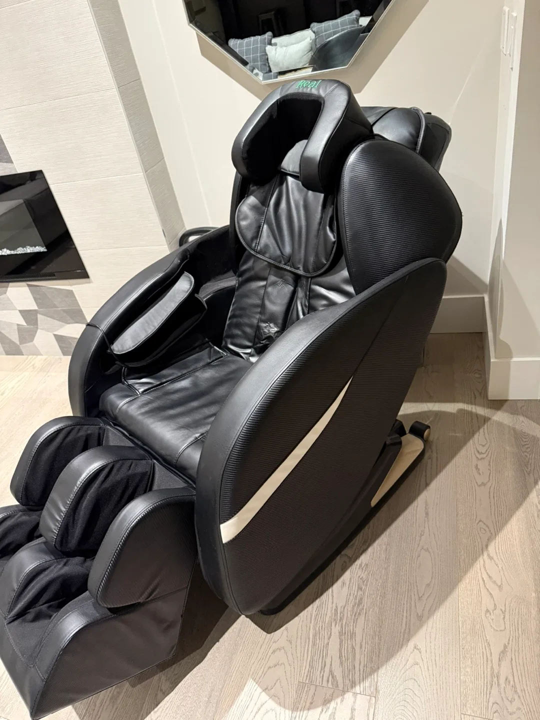 Massage Chair - Black image indicator(2)