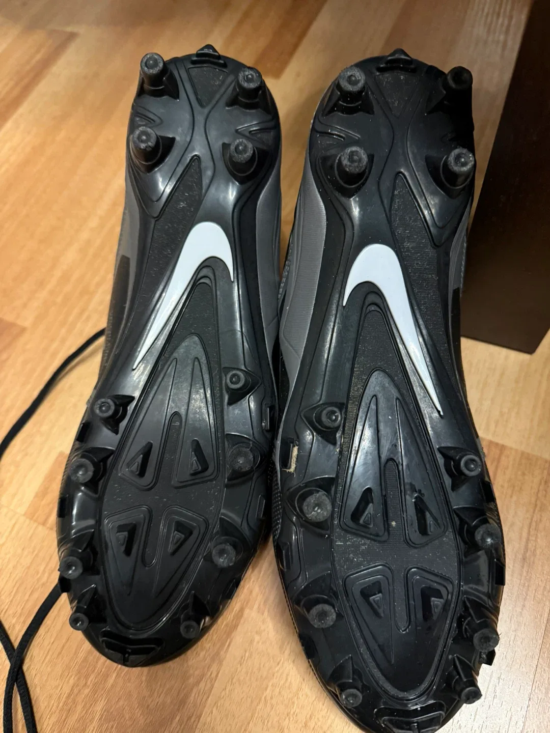 Nike Alpha Menace Football Cleats - US 8.5 image indicator(3)