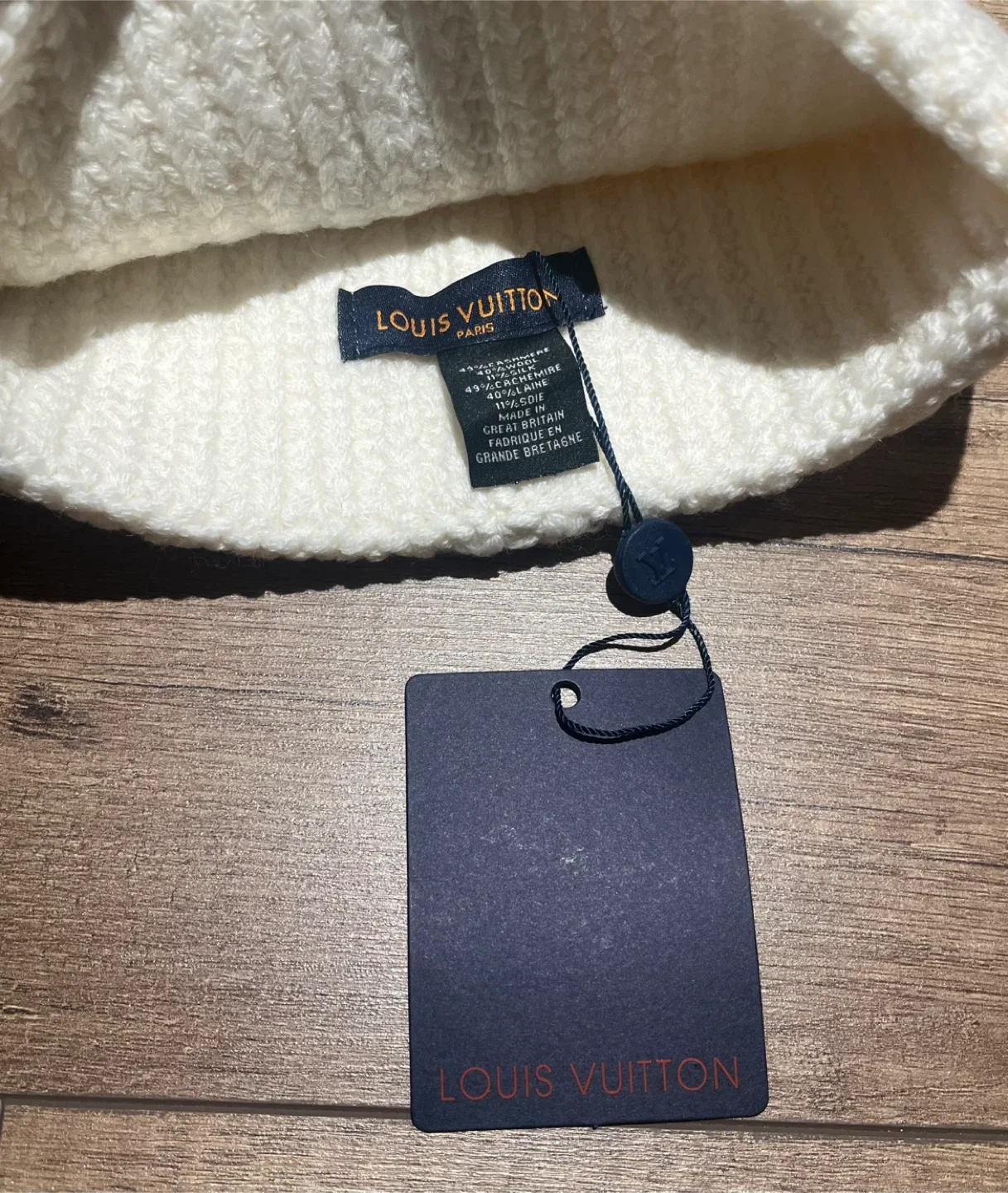 Louis Vuitton White Beanie image indicator(3)