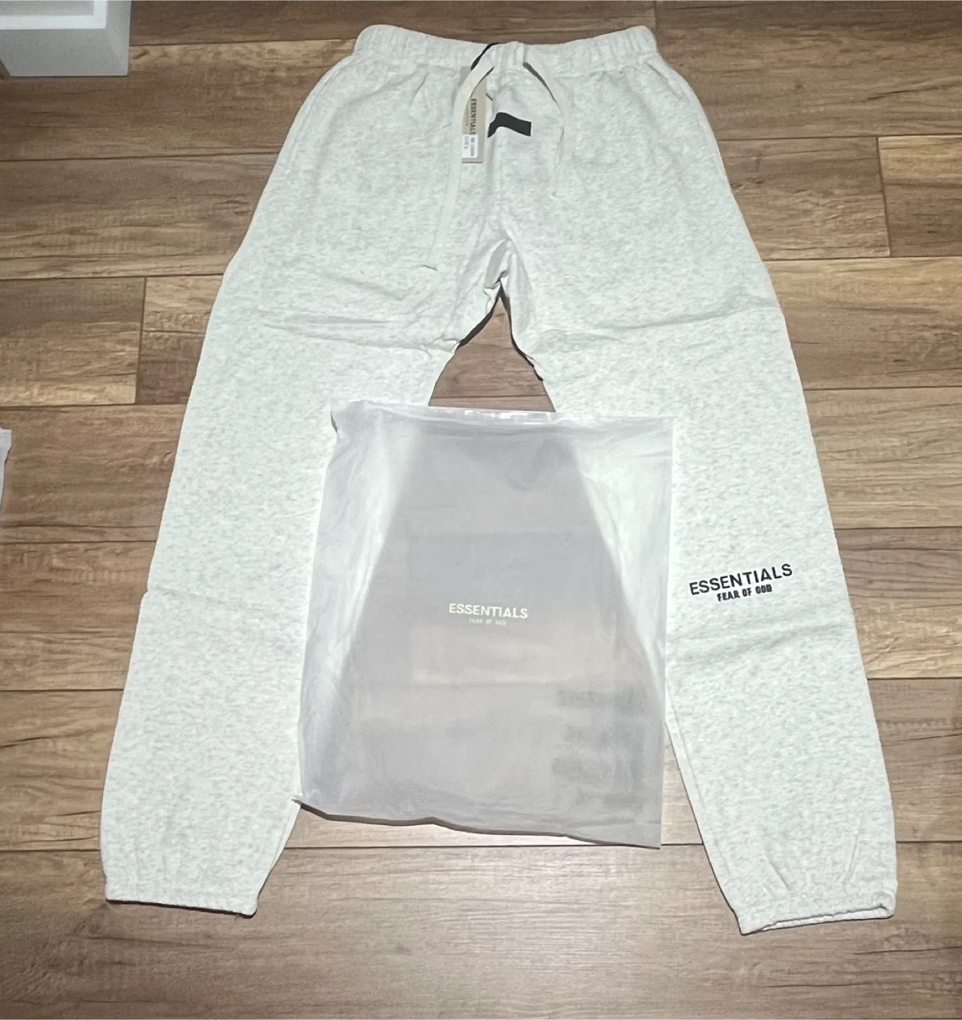 Essentials Fear of God Light Oatmeal Set image indicator(9)
