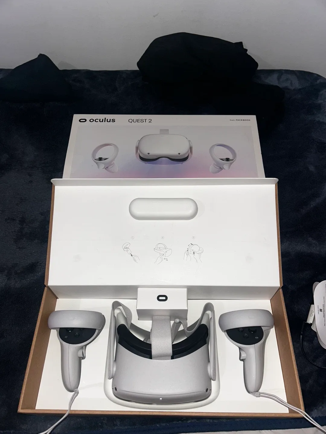 Oculus Quest 2 VR Headset - Like New!