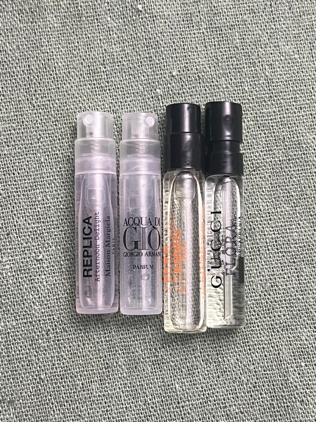 Perfume Samples Gucci Tom Ford Versace YSL Burberry Lancôme image indicator(3)