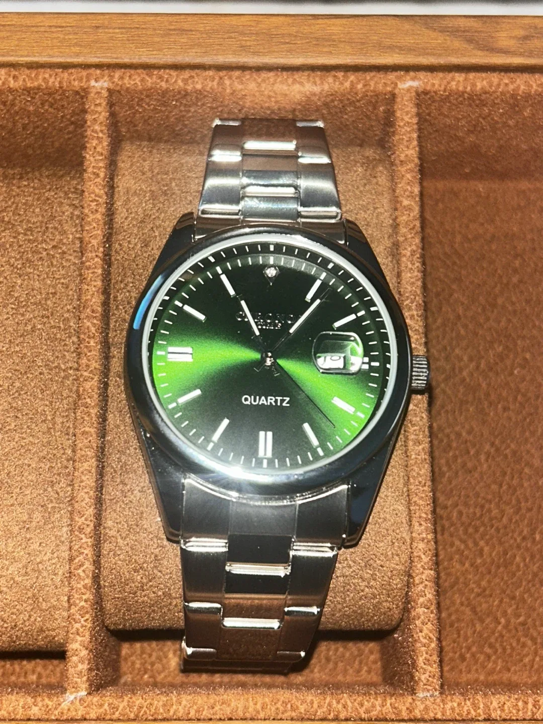 Men's Quartz Watch - Green Dial image indicator(2)
