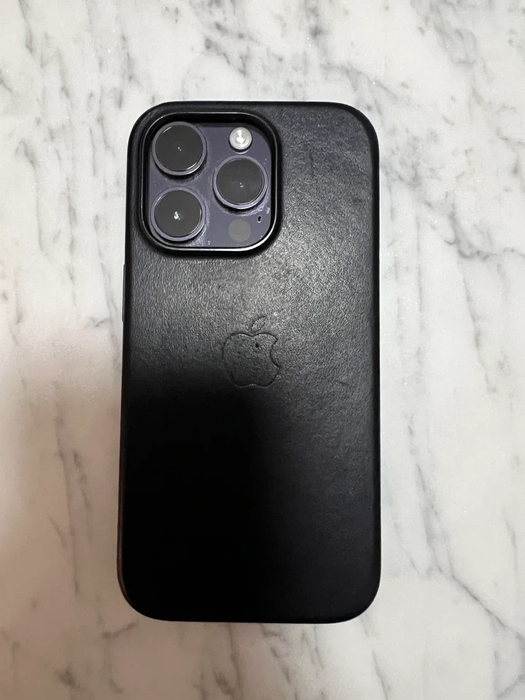 Apple iPhone 14 Pro - purple image indicator(2)