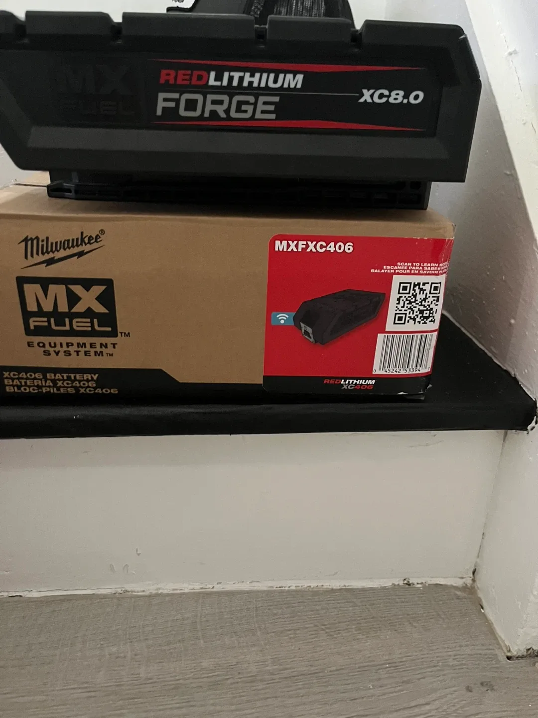 Milwaukee MXFXC406 & REDLITHIUM FORGE XC8.0 Battery