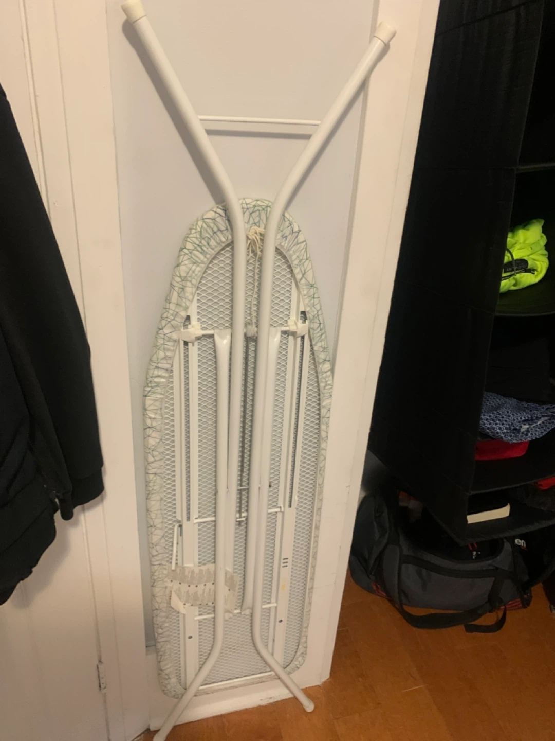 Ironing Board - Foldable & Compact - photo 2