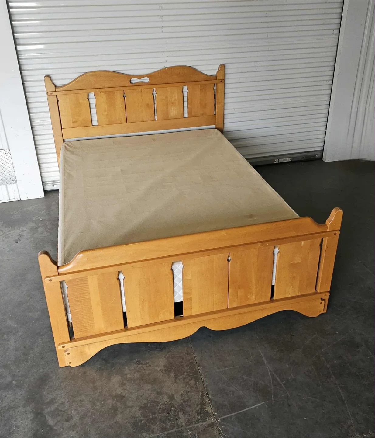 Solid maple double size bed frame with box spring image indicator(3)