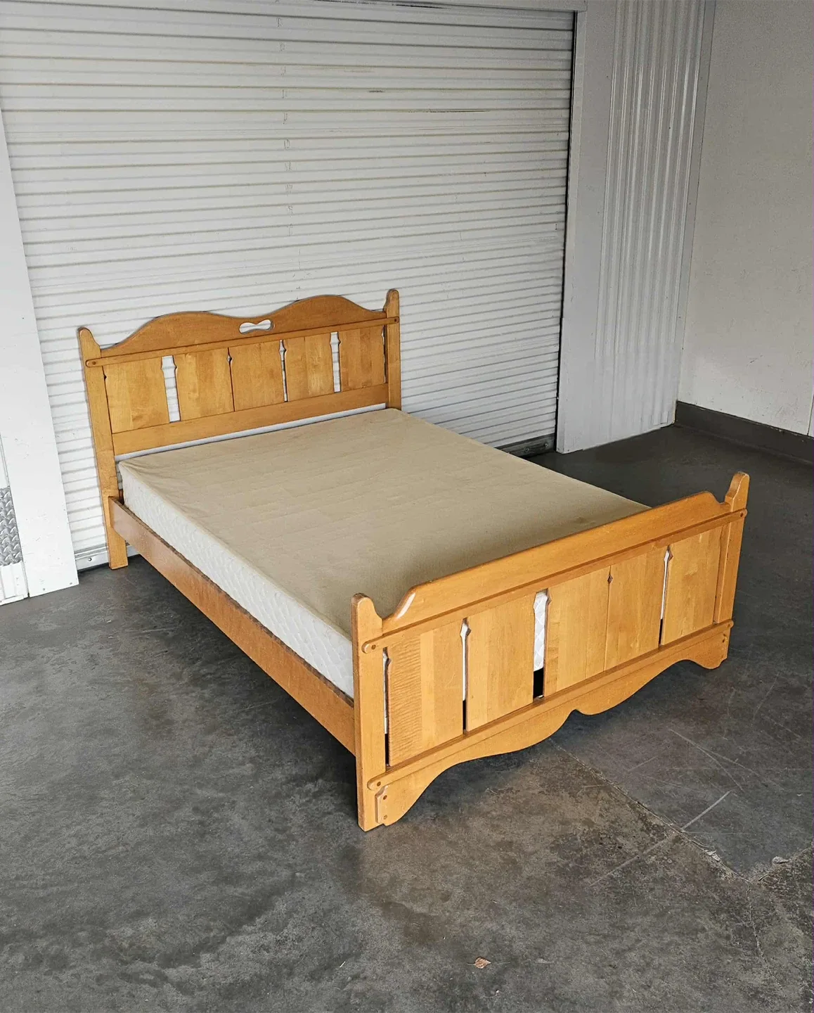 Solid maple double size bed frame with box spring image indicator(4)