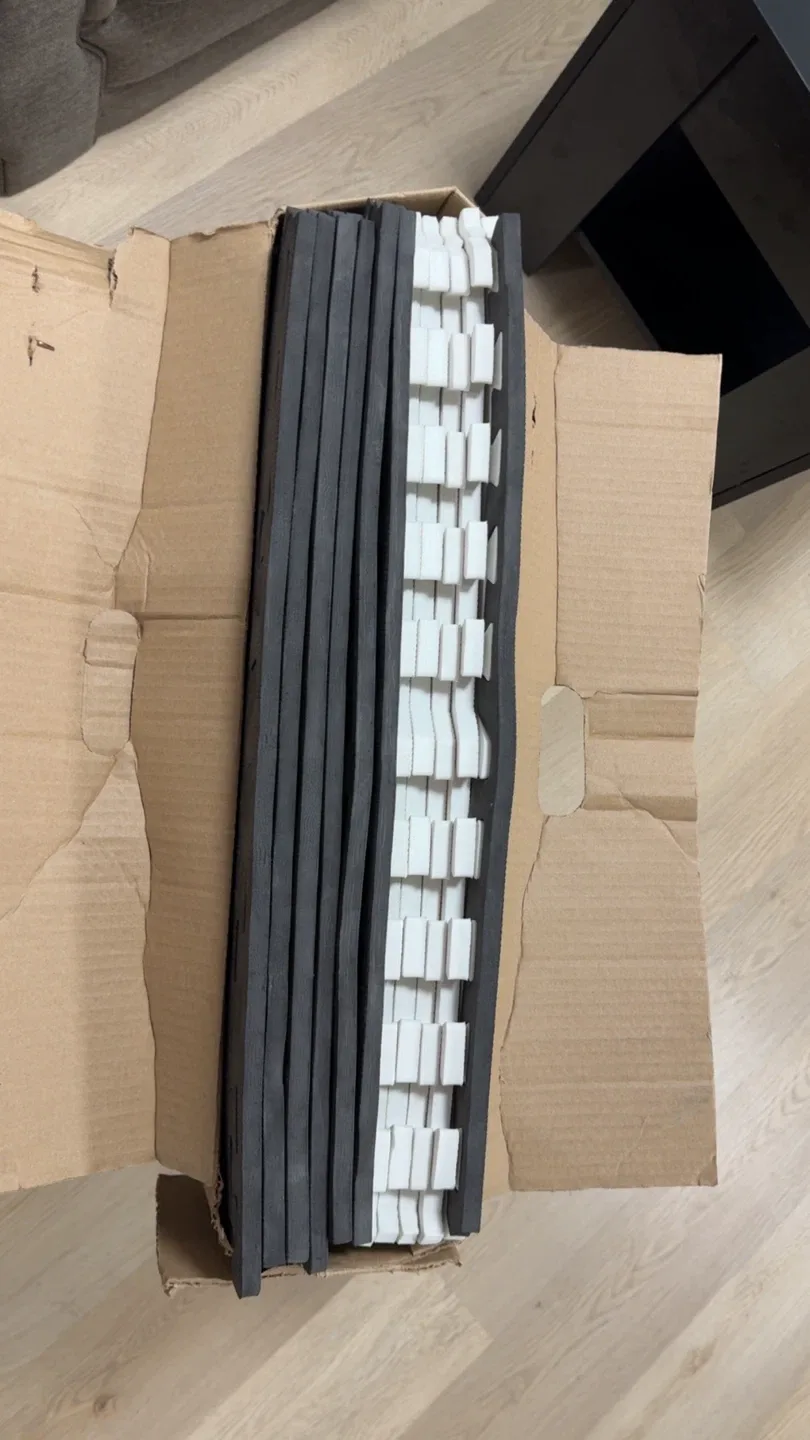 Interlocking Foam Mats- Black & White