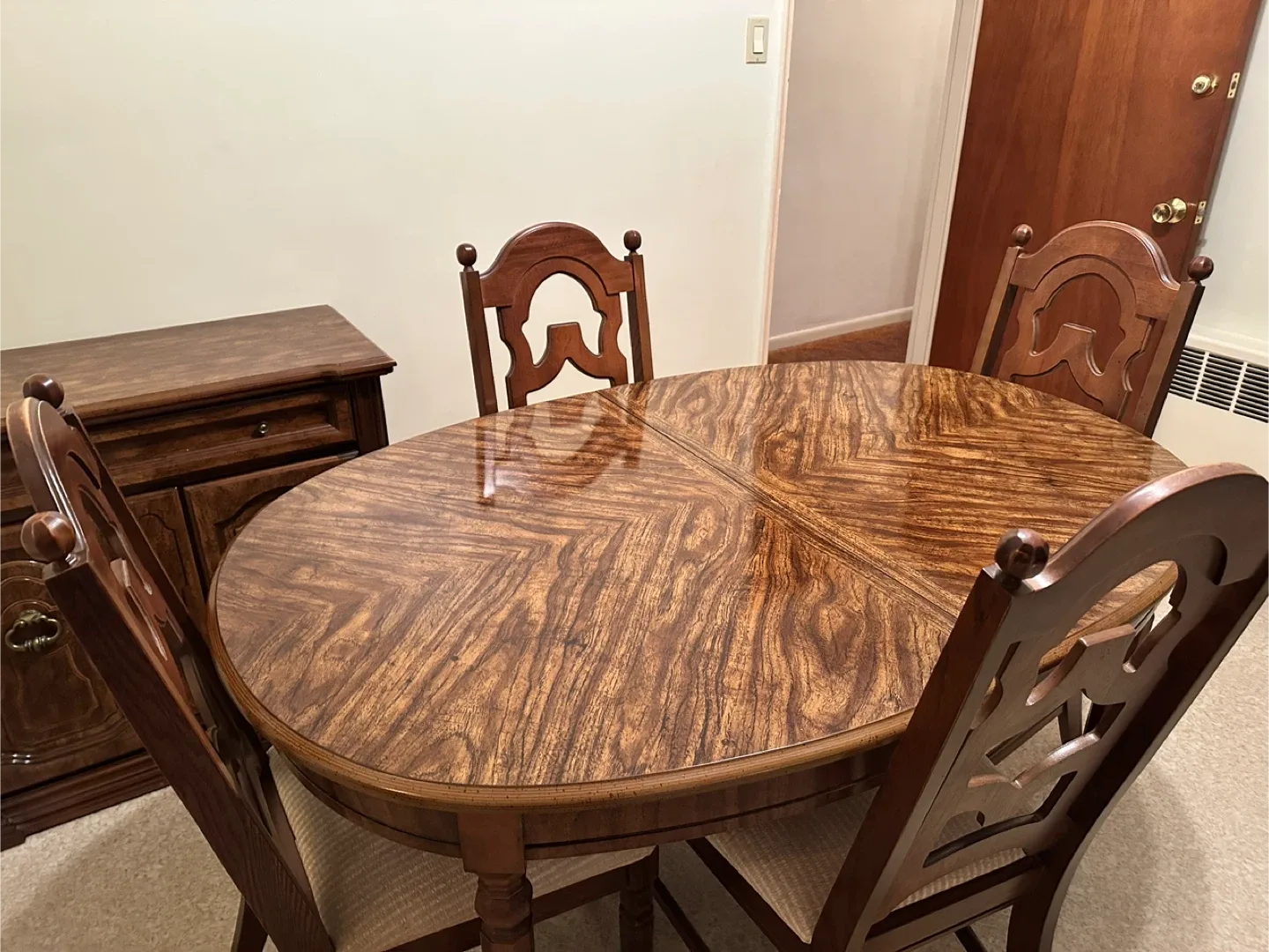 Extendable Vintage Wooden Dining Table with 4 Chairs