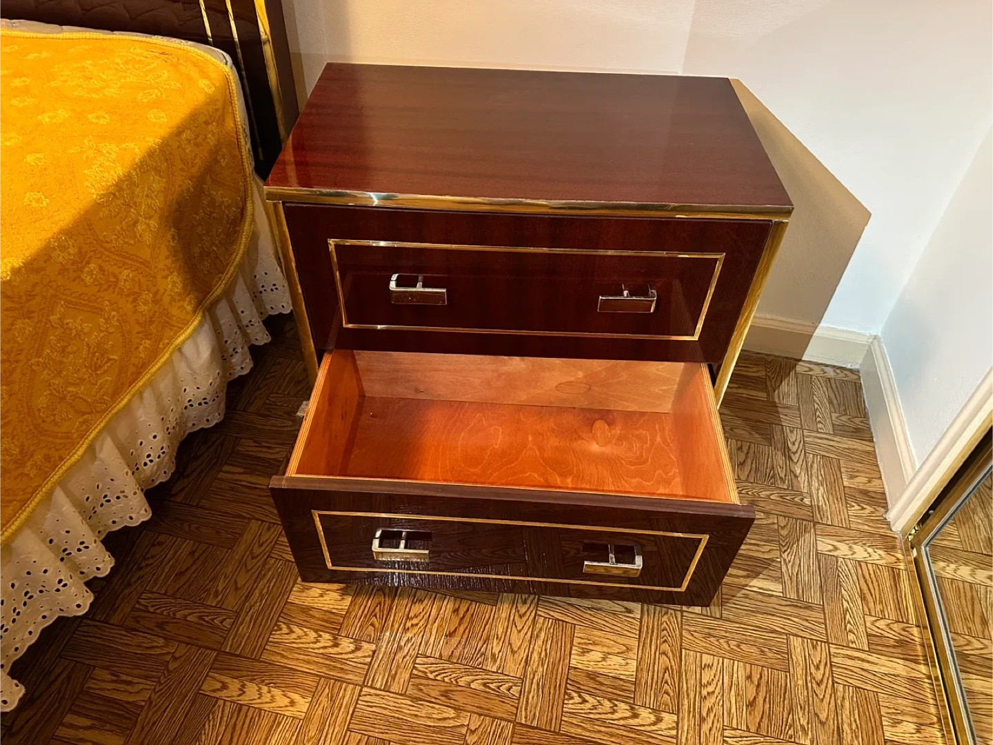 2 Wooden Nightstand with Drawers