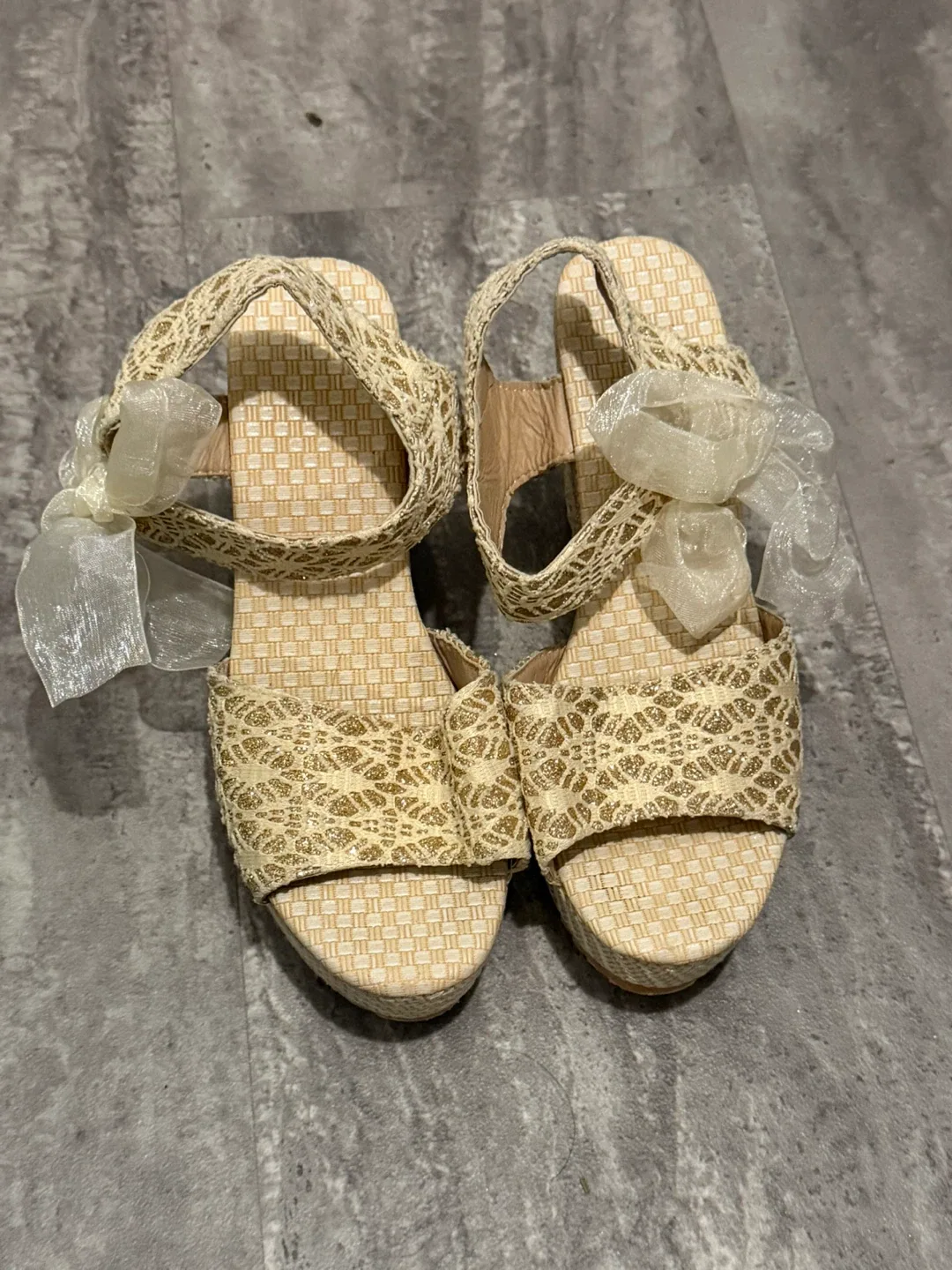 Woven Wedge Sandals with Bow Detail image indicator(2)