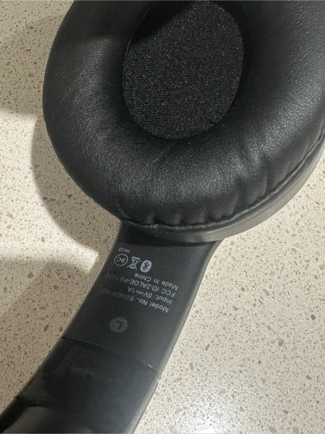 Keyboard headphone tablet stand magnifier umbrella image indicator(4)