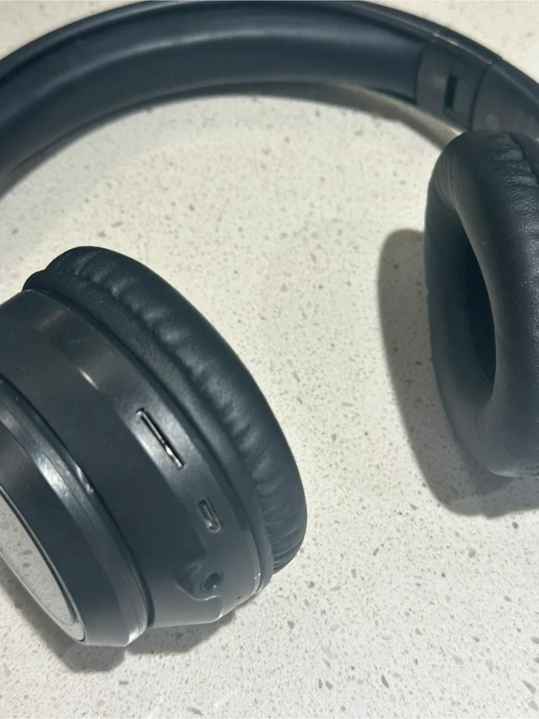 Keyboard headphone tablet stand magnifier umbrella image indicator(10)