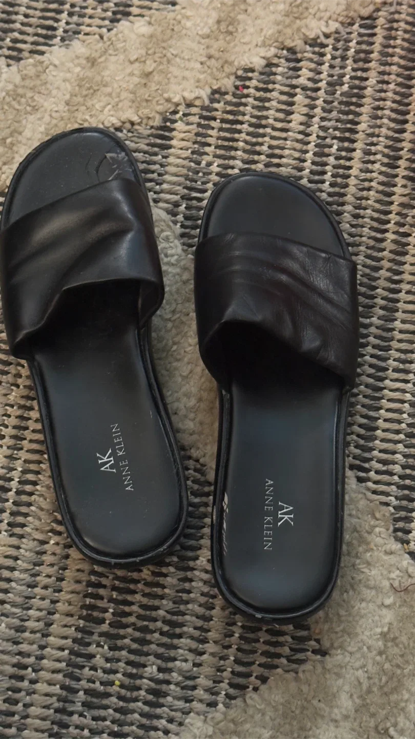 Anne Klein Black Leather Slides Size 8 image indicator(2)