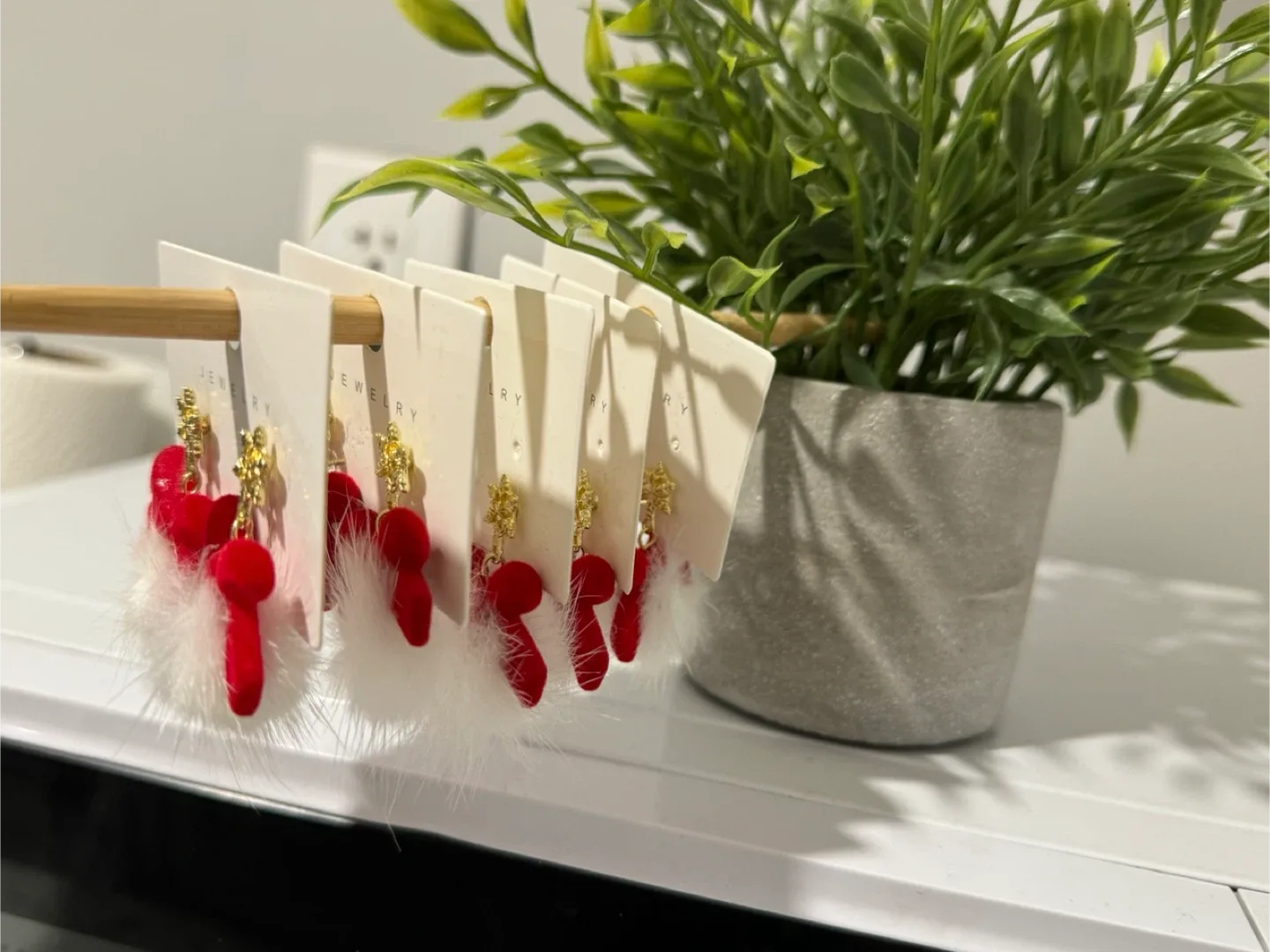 Red & White Flower Earrings - New!