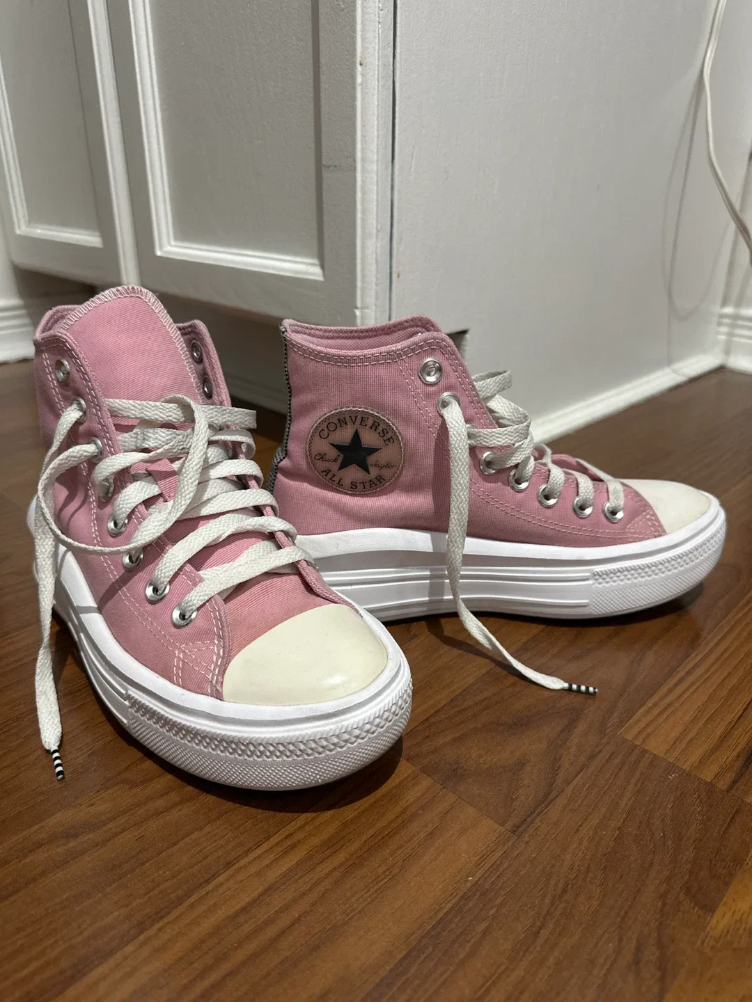 Converse Run Star Hike Platform High Top - US 6