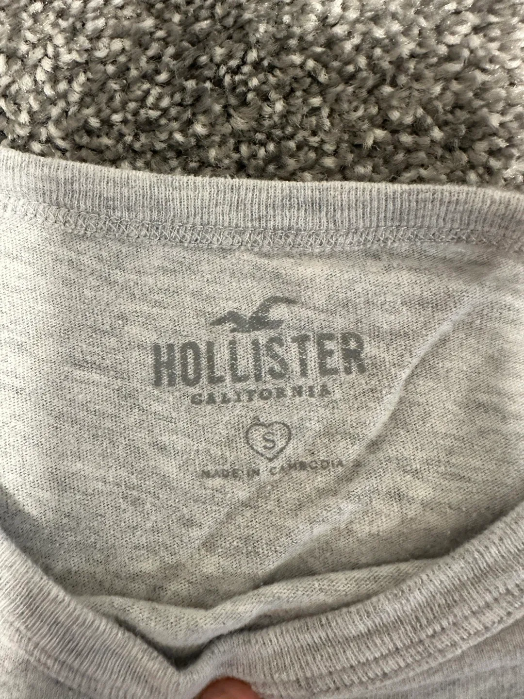 Hollister Grey 'New York' Tee - Size S image indicator(2)