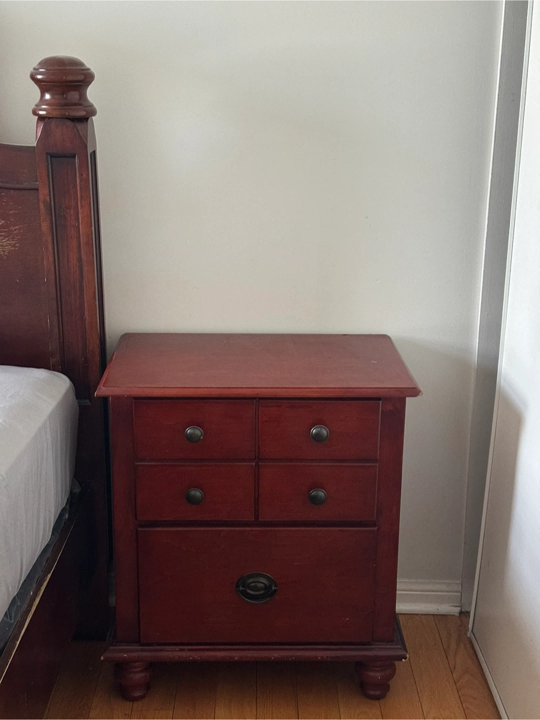 Bedroom Set - Dresser, Mirror, Chest, Nightstand - photo 4