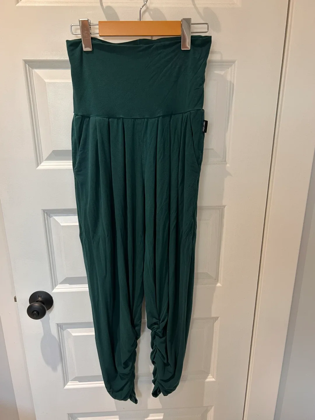 Free Label Set - Sports Bras & Jumpsuit, Size S image indicator(5)