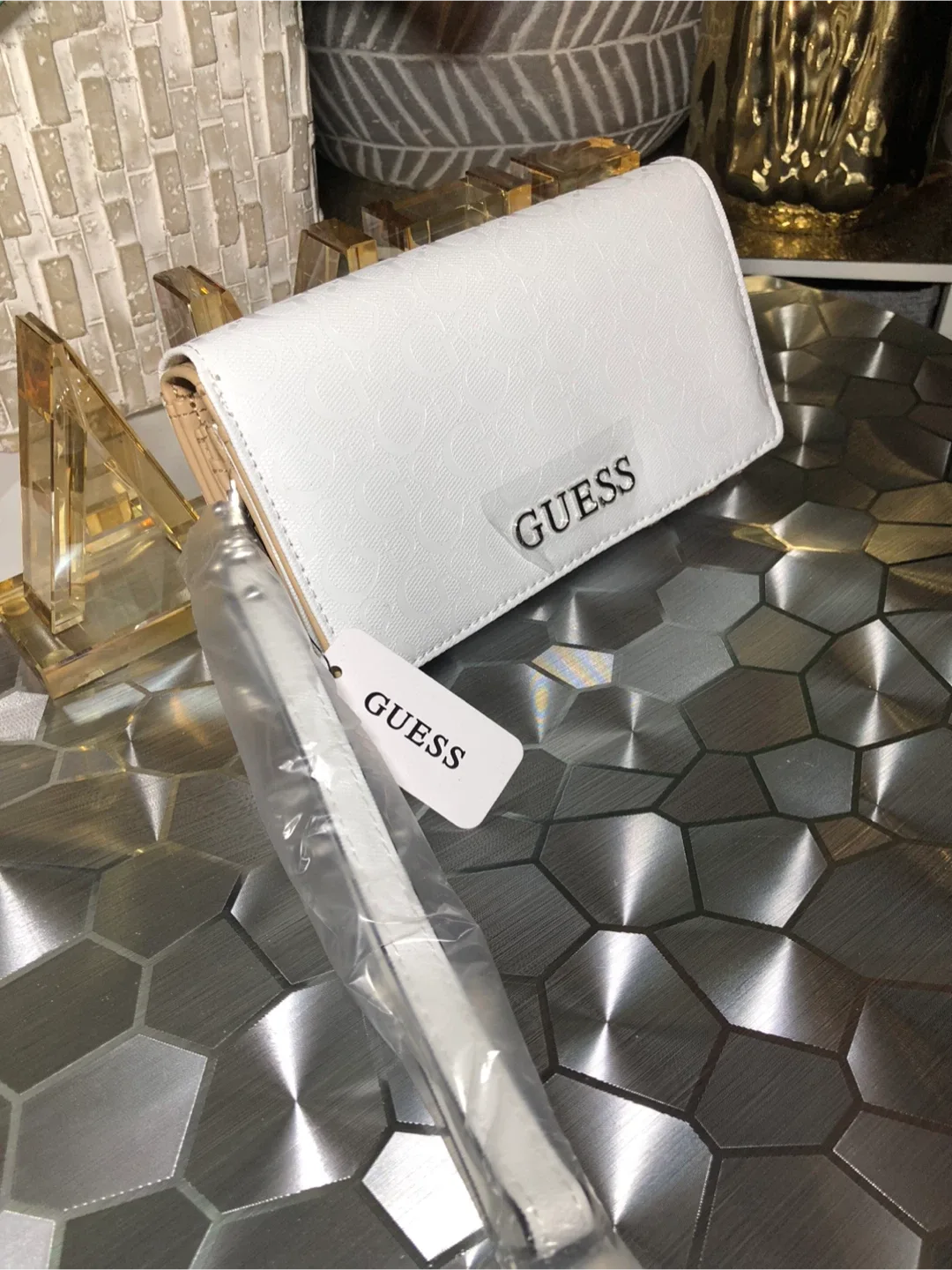 Guess White Wallet - Brand New image indicator(5)