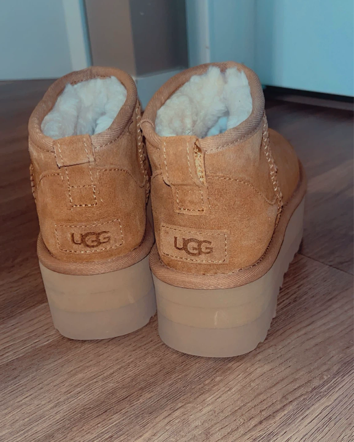 UGG Women's Mini Platform Boot Chestnut Size 7 - photo 2