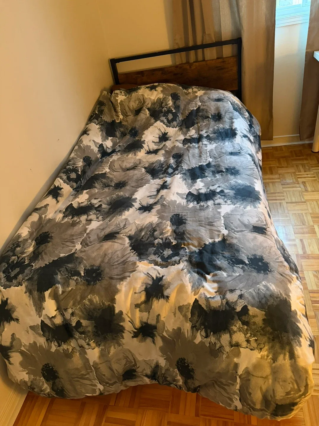 Twin size bed with matress