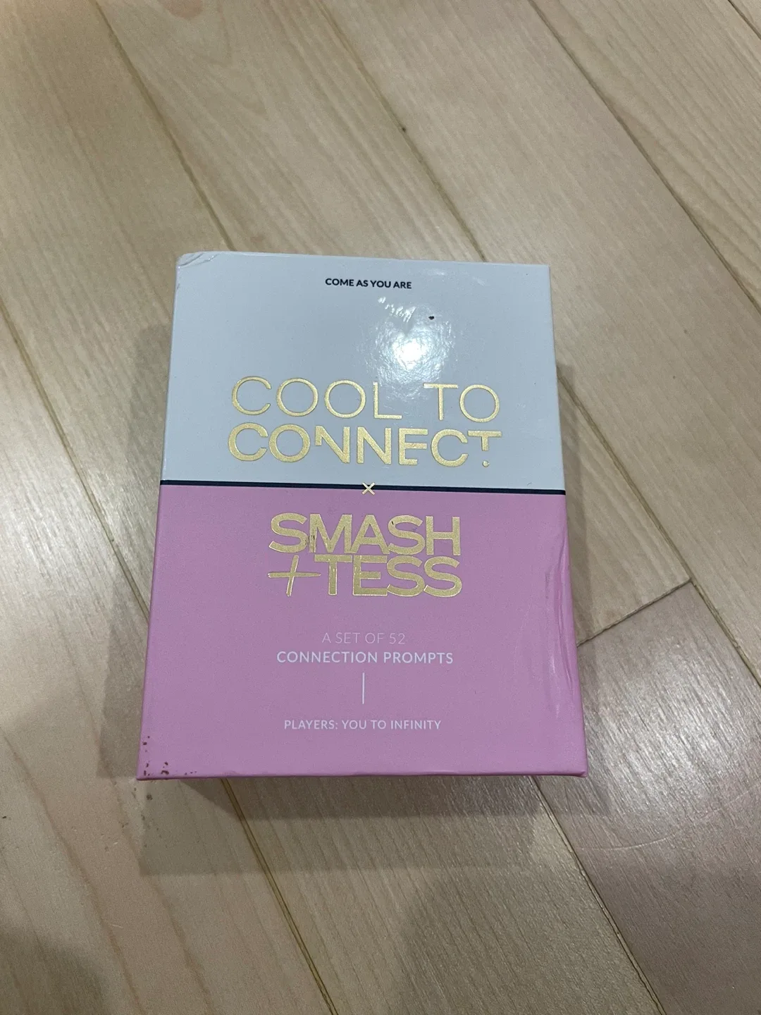 Smash + Tess Cool to Connect Card Game