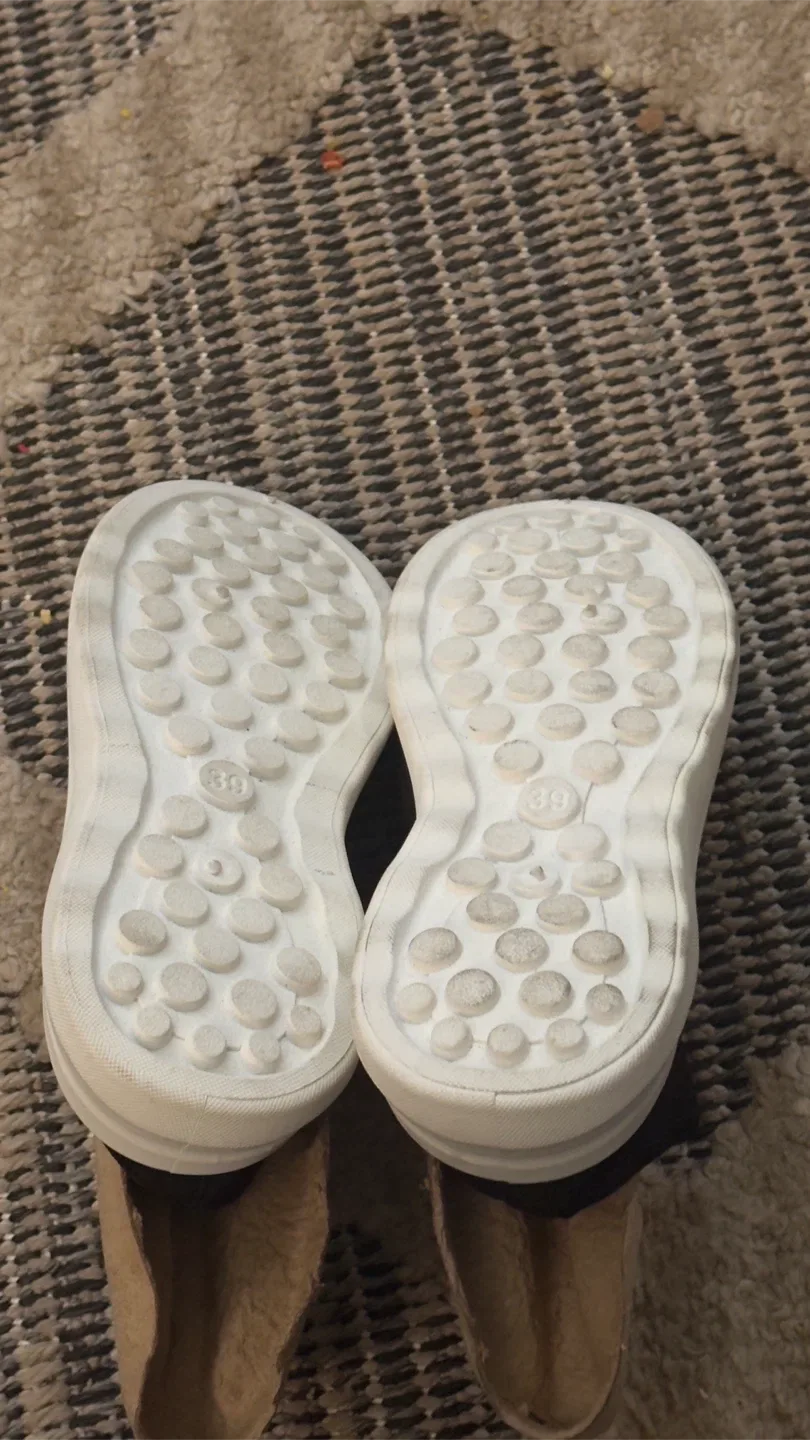 Black Knit Slip-On Sneakers - Size 39 image indicator(3)