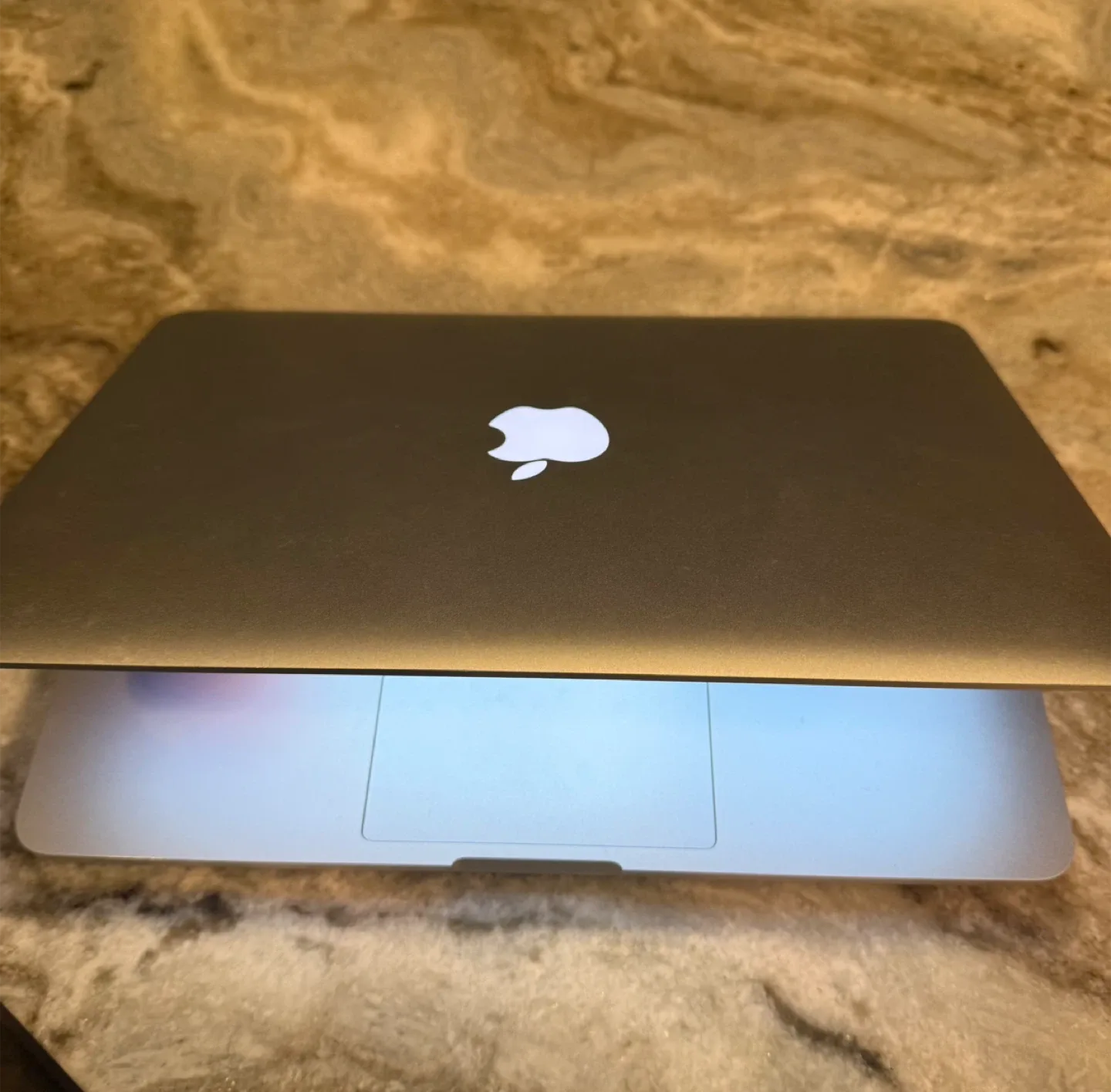 MacBook Pro 2016 - Intel Core i5 image indicator(3)