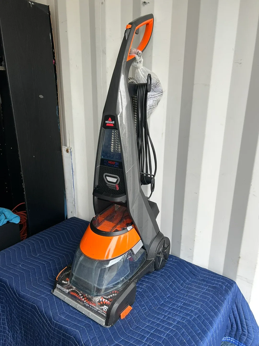 Bissell ProHeat 2X Revolution Carpet Cleaner