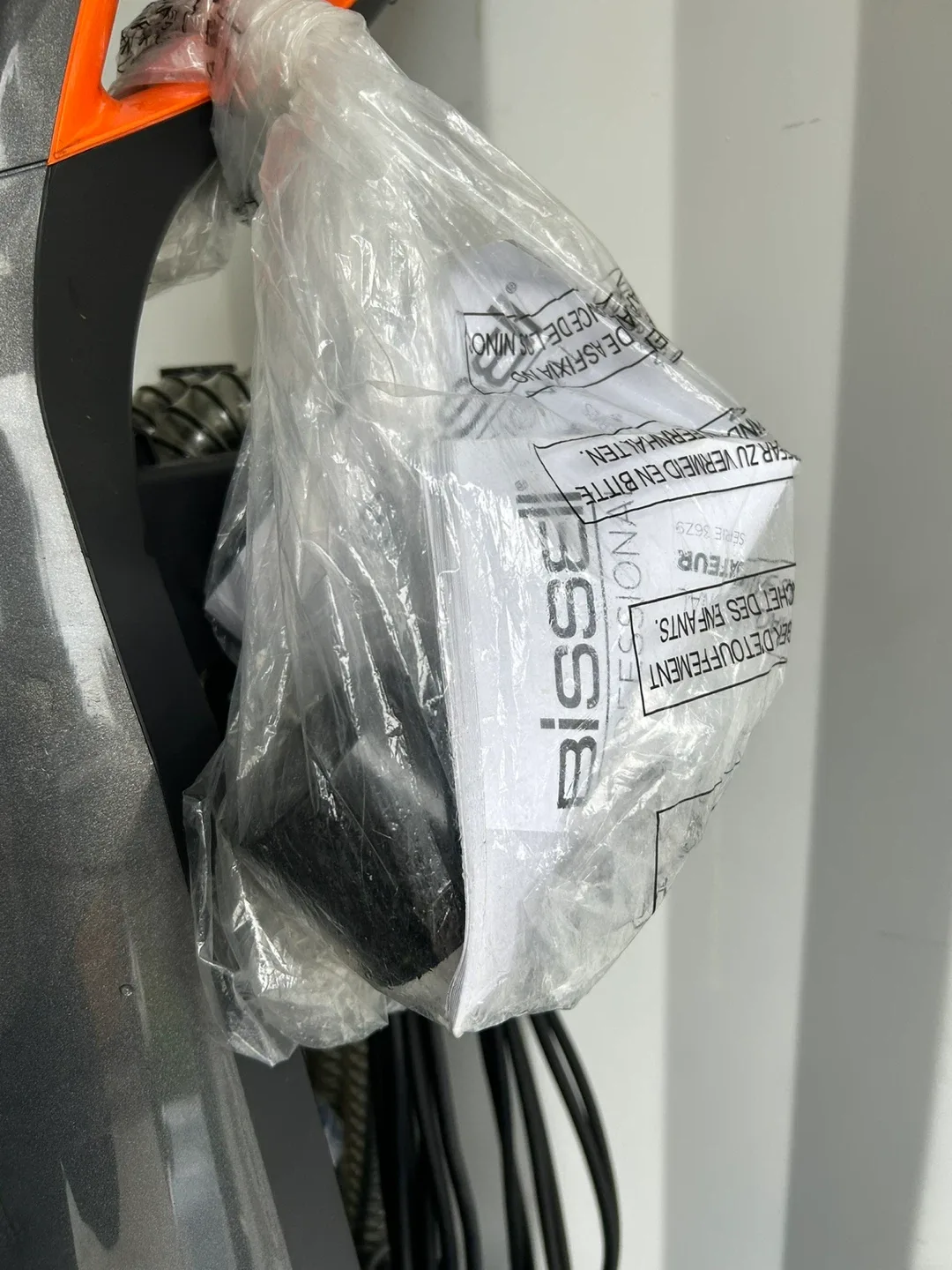 Bissell ProHeat 2X Revolution Carpet Cleaner image indicator(10)