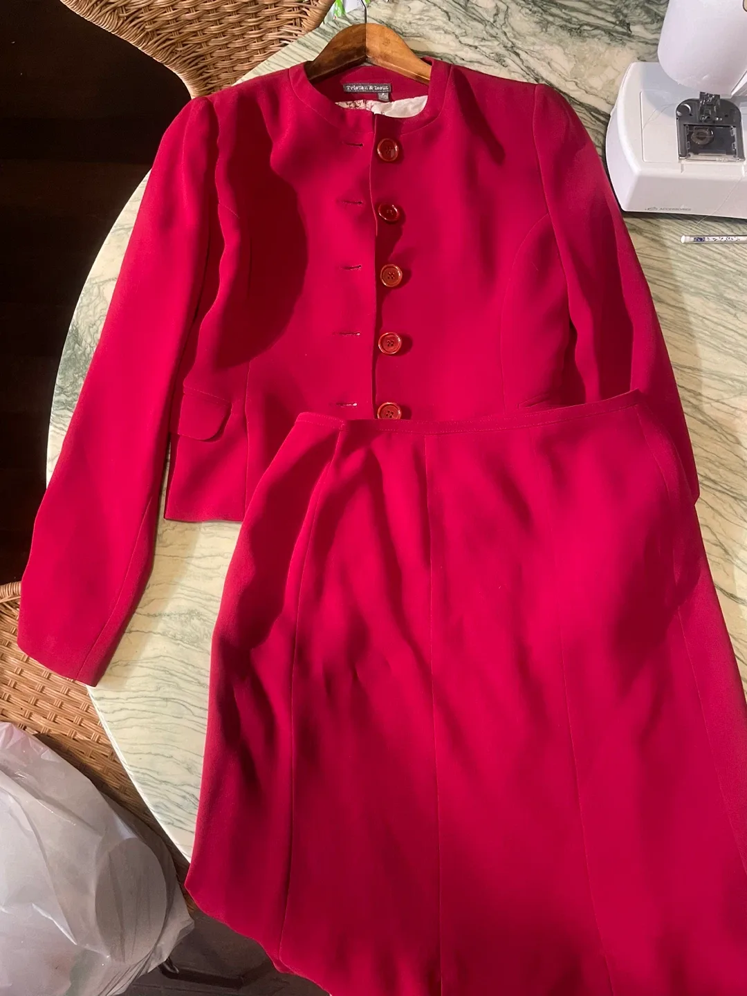 Tristan & Iseut Red Skirt & Suit - Size 4