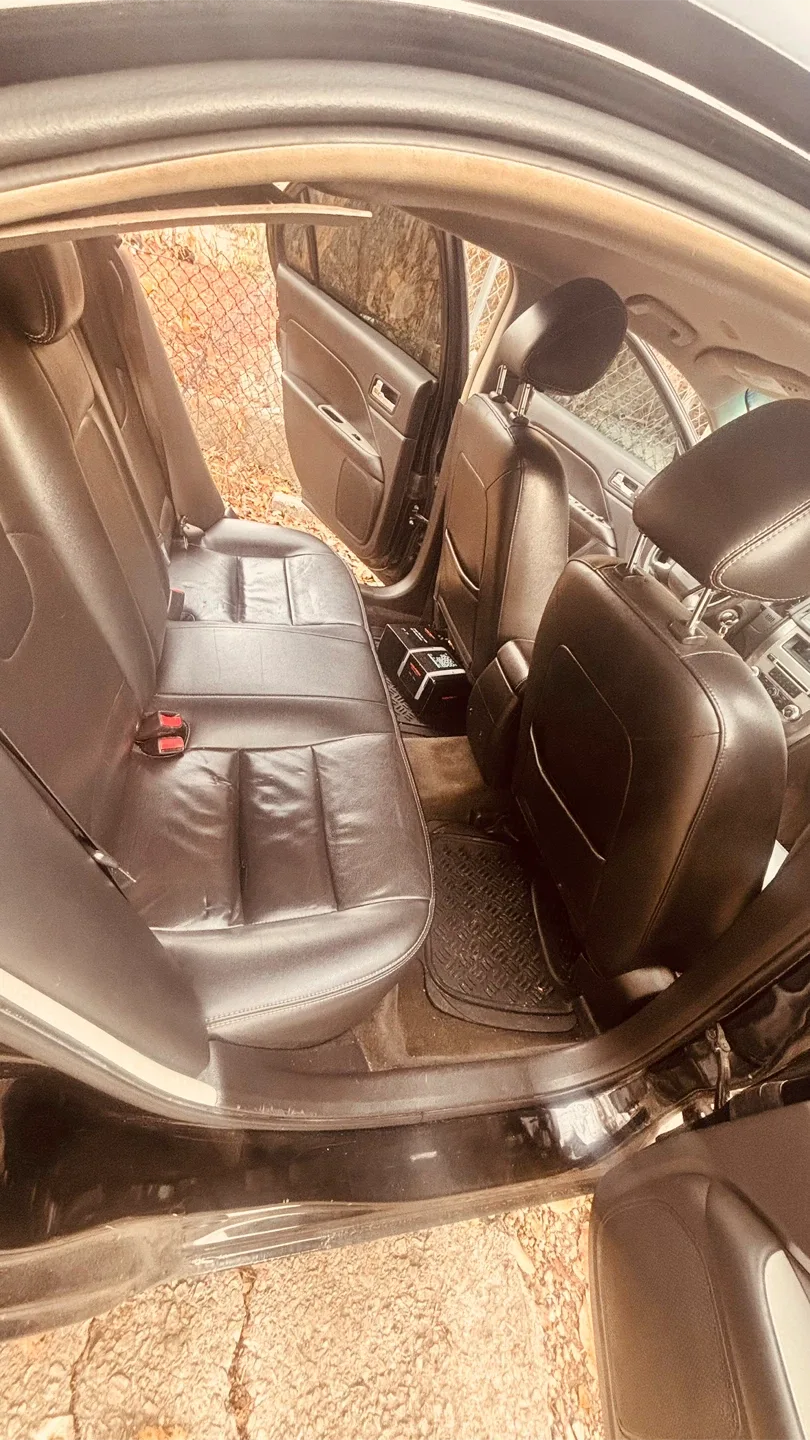 Vendo vehículo Ford fusión del 2012 de 3.0 image indicator(6)