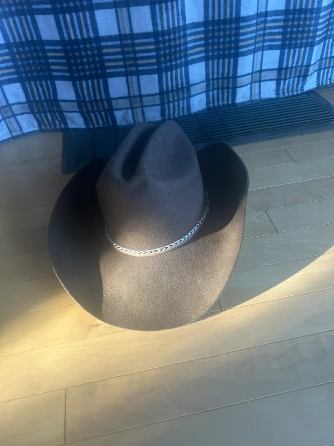 Silverado Brown Cowboy Hat image indicator(2)