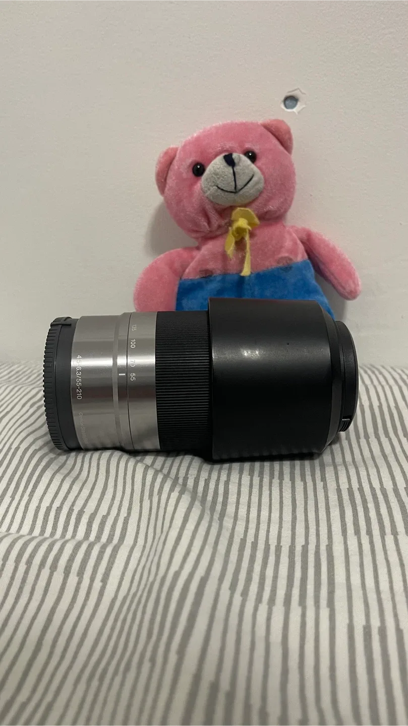 Sony 55-210mm OSS Telephoto Lens – Excellent Condition