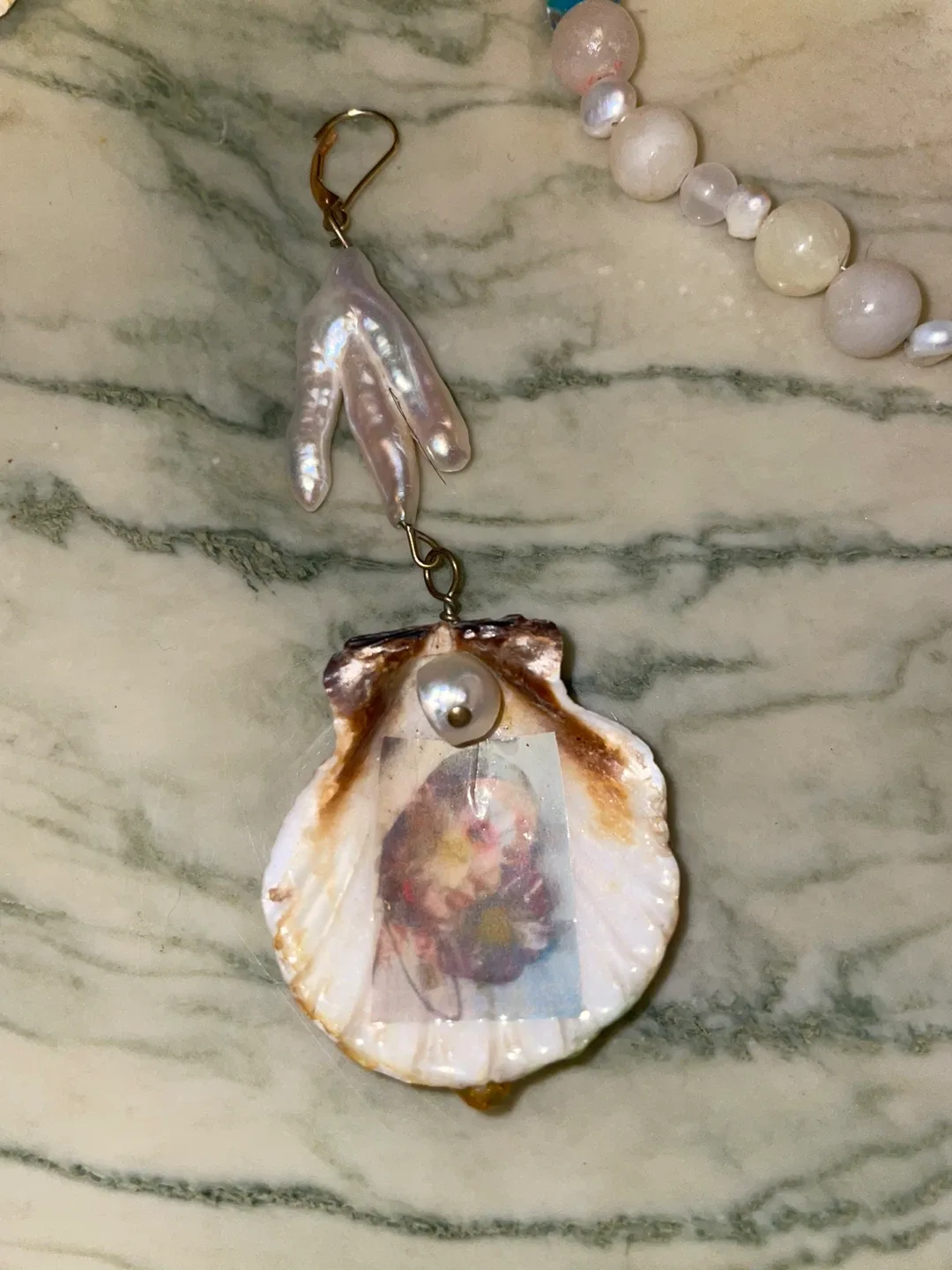 Charlie Beads Pearl & Seashell Necklace & Hand-made Earring Set image indicator(2)