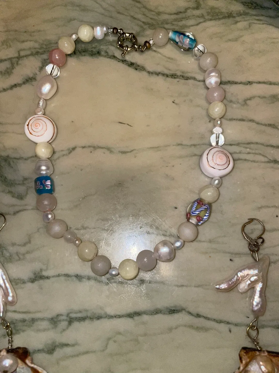 Charlie Beads Pearl & Seashell Necklace & Hand-made Earring Set image indicator(3)