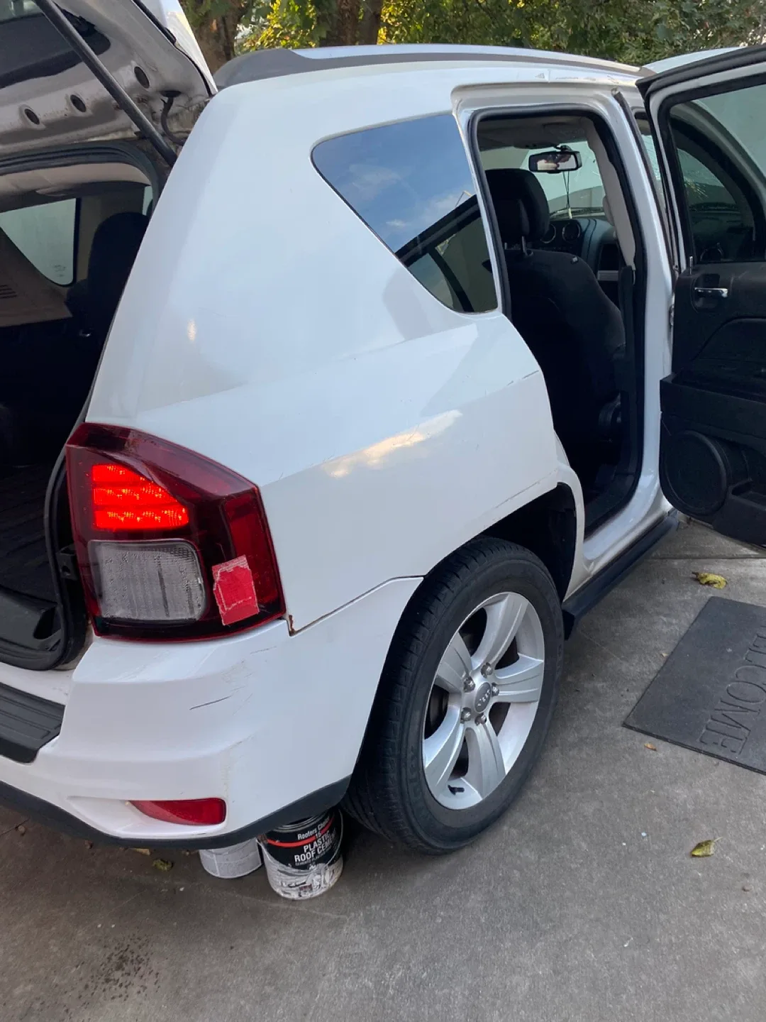 Jeep Compass - White 2016  * GREAT DEAL* image indicator(5)