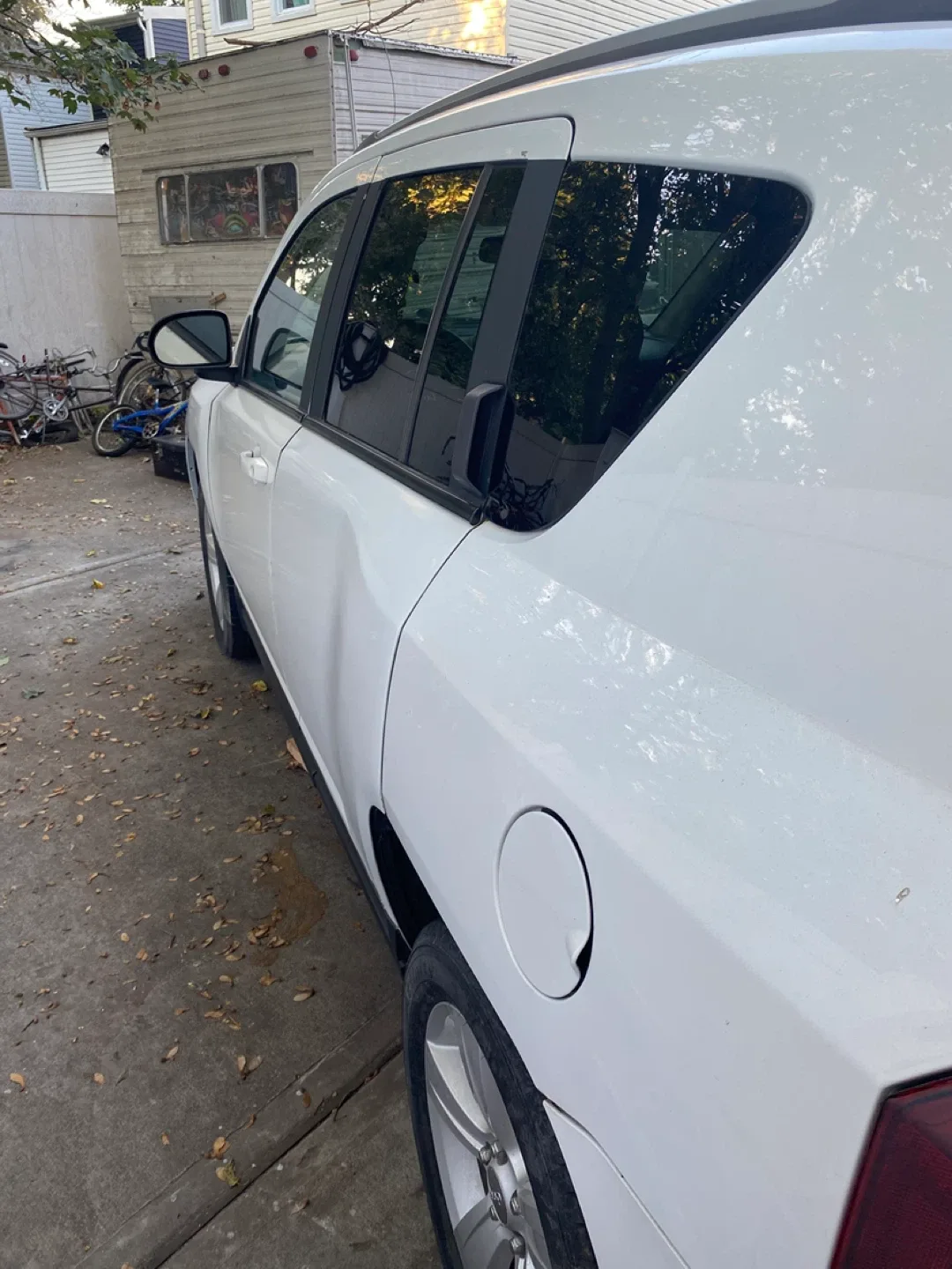 Jeep Compass - White 2016  * GREAT DEAL* image indicator(4)