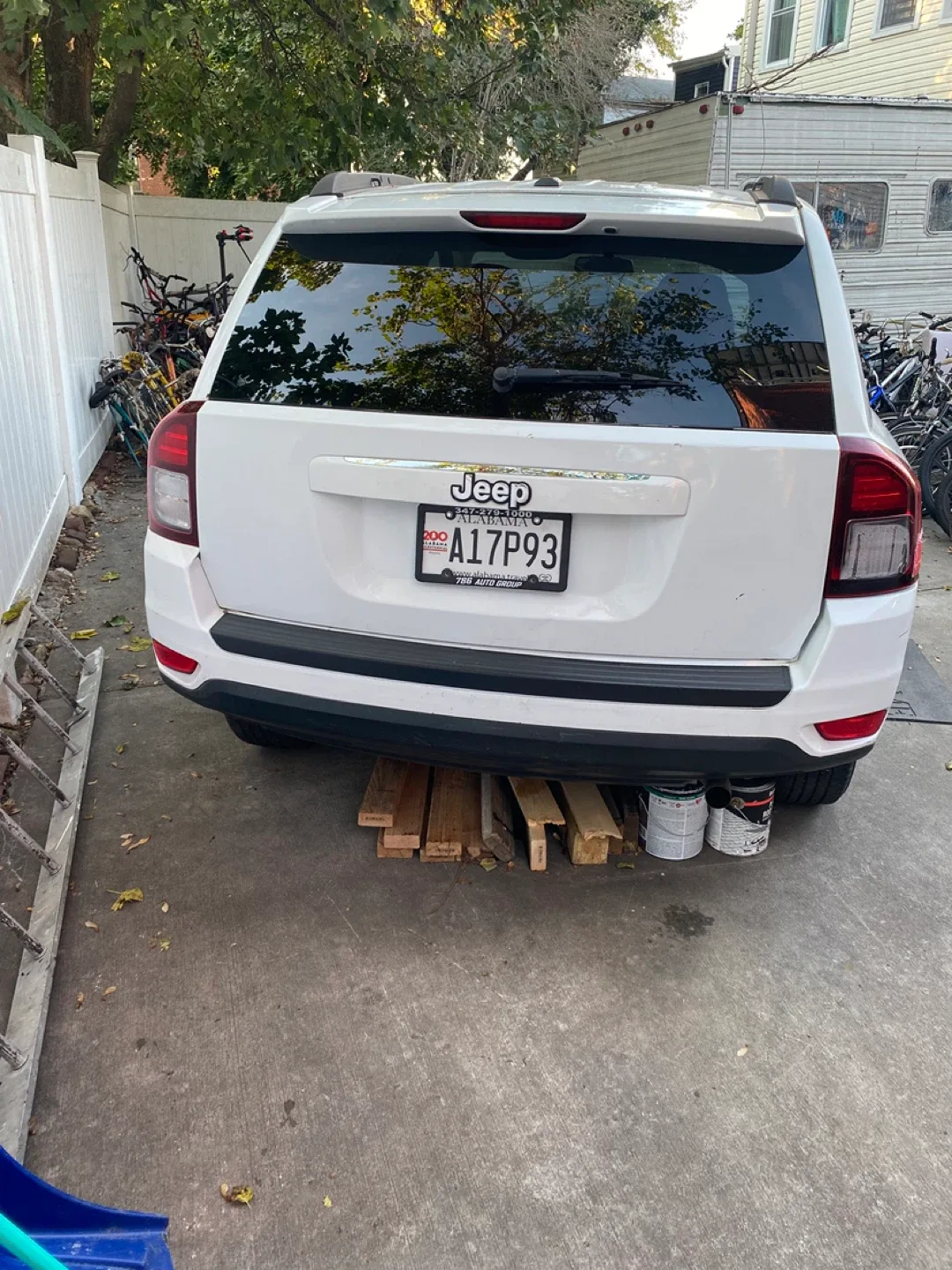 Jeep Compass - White 2016  * GREAT DEAL* image indicator(2)