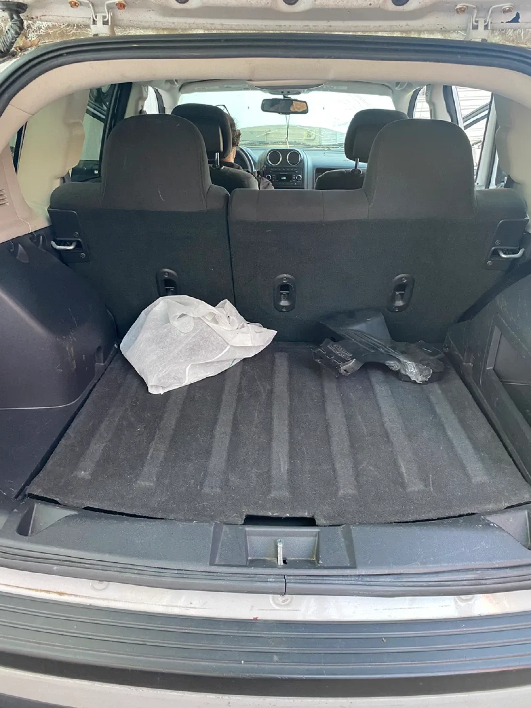 Jeep Compass - White 2016  * GREAT DEAL* image indicator(6)