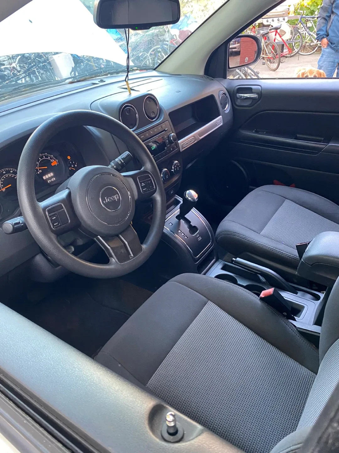 Jeep Compass - White 2016  * GREAT DEAL* image indicator(8)