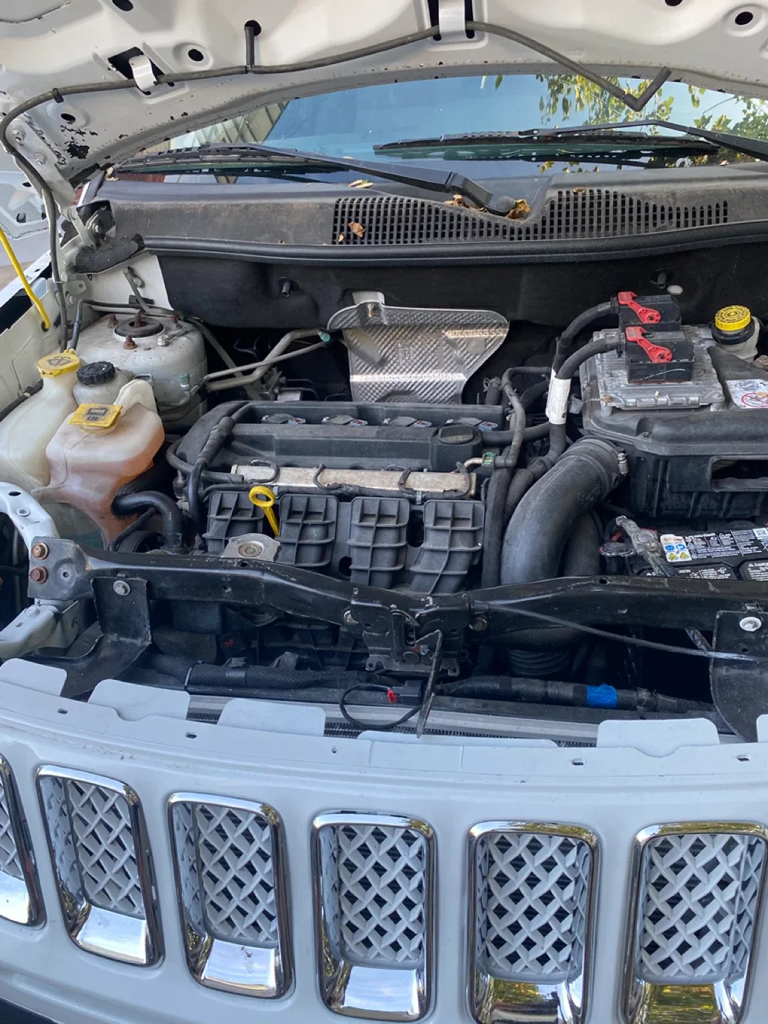 Jeep Compass - White 2016  * GREAT DEAL* image indicator(10)