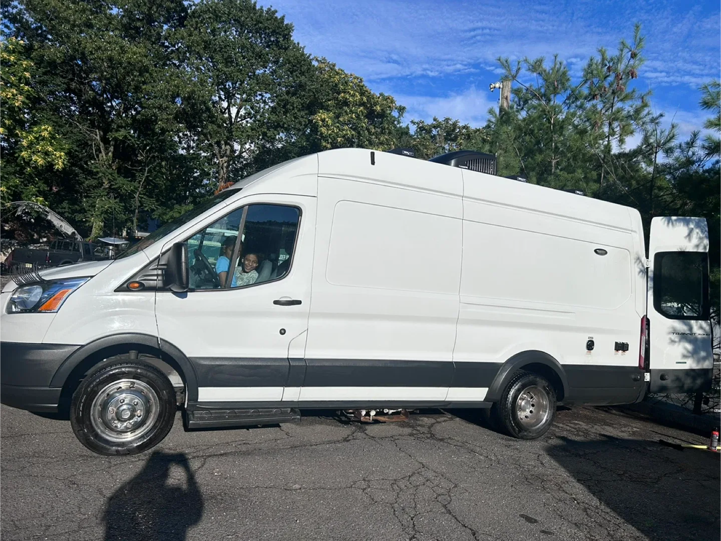 Pet grooming van image indicator(3)