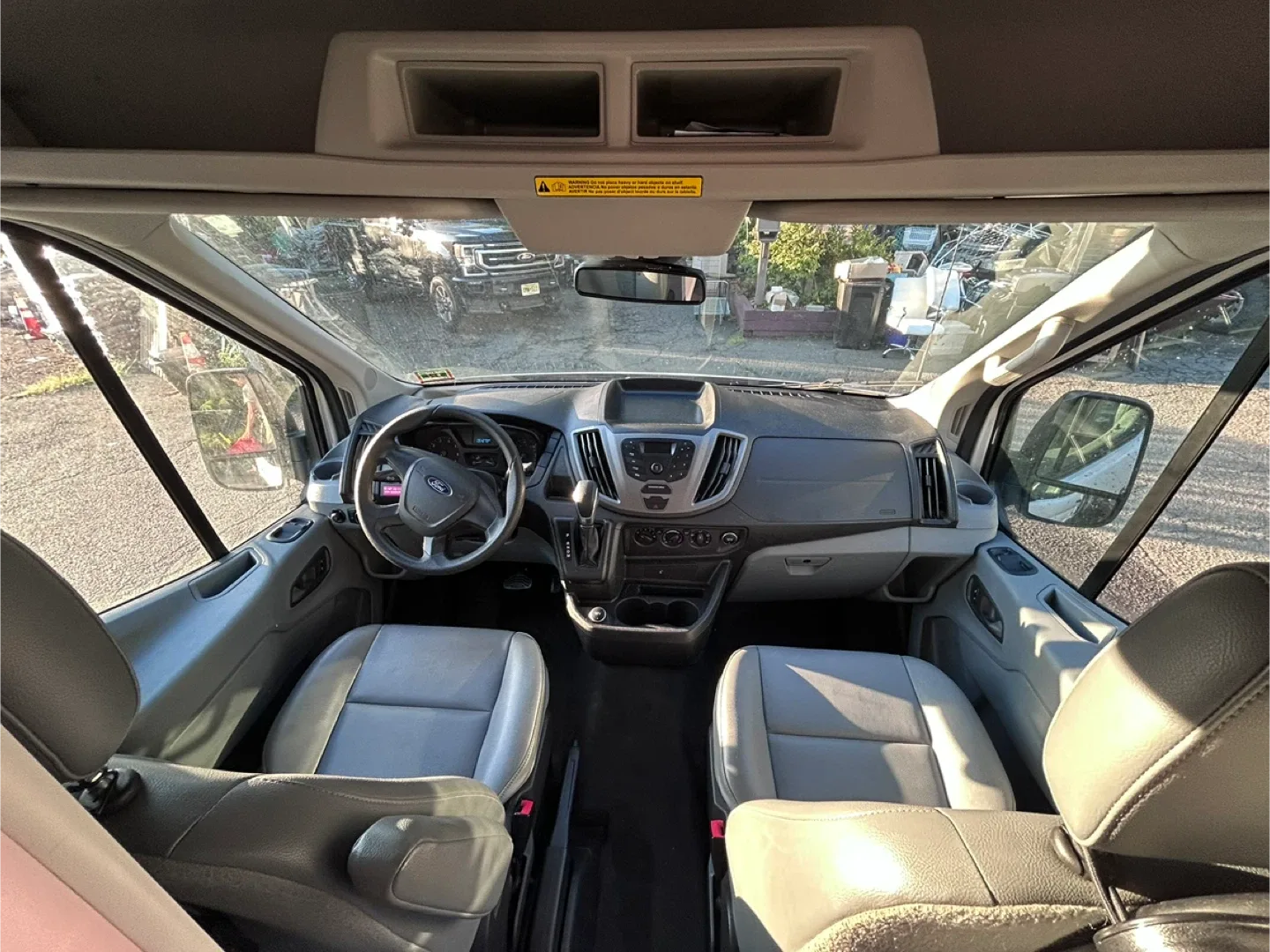 Pet grooming van image indicator(7)