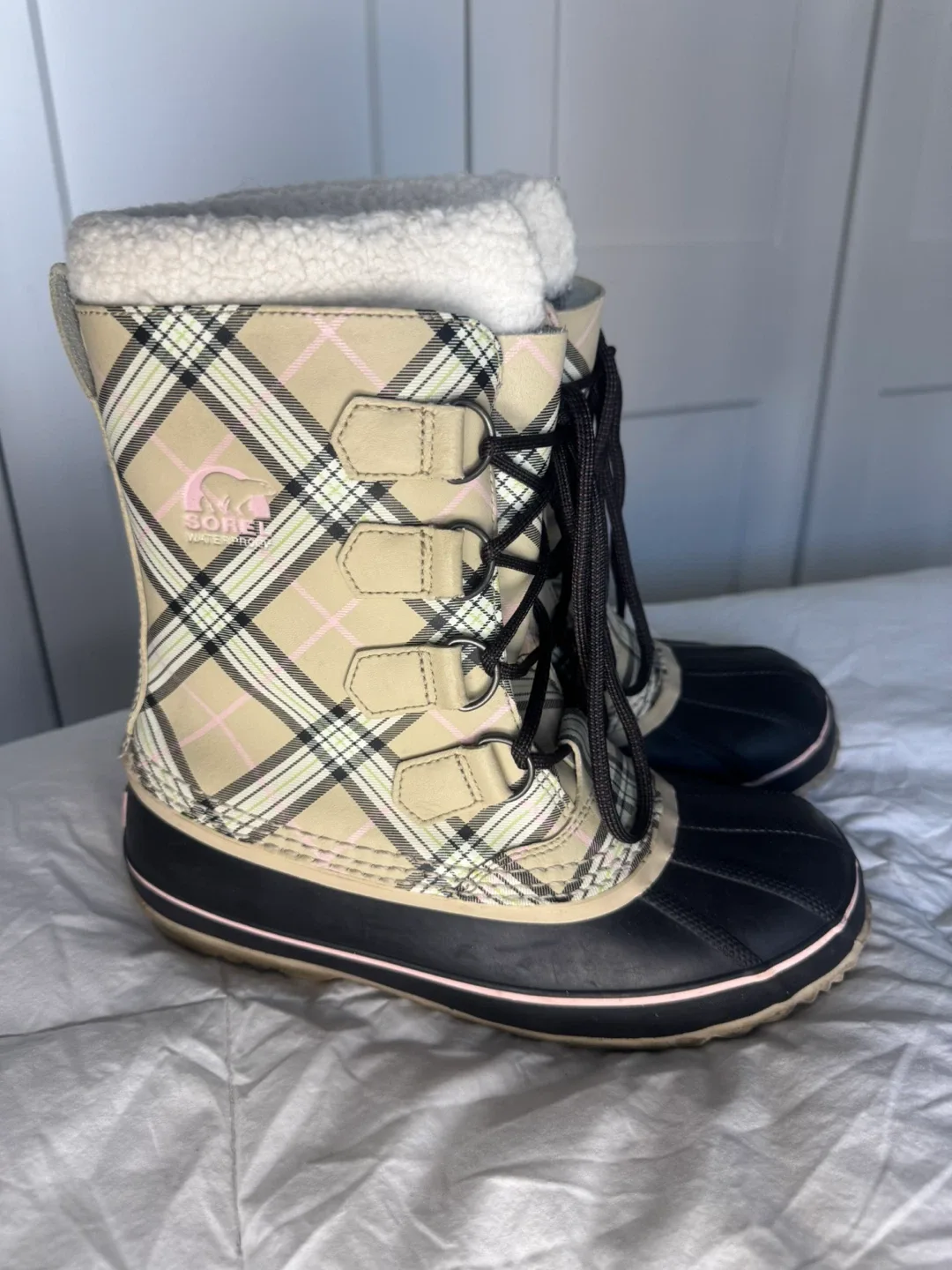 Fabulous Ladies Size 9 SOREL Waterproof Winter Boots