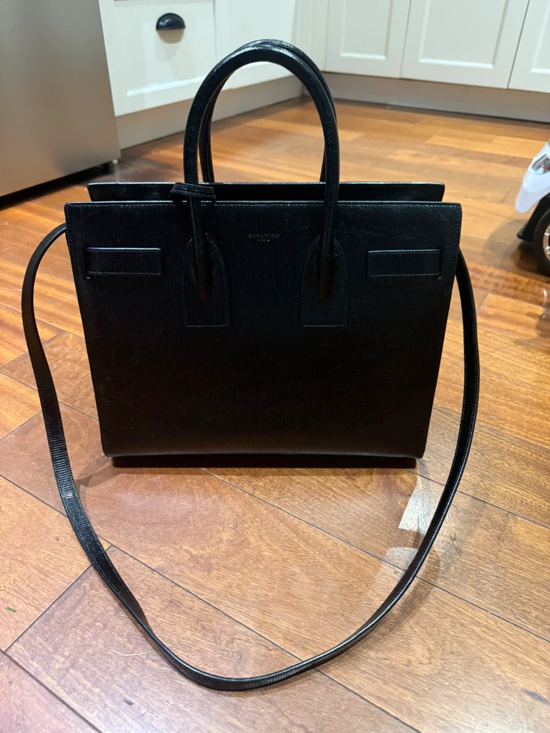 Saint Laurent Black Leather Tote Bag image indicator(2)